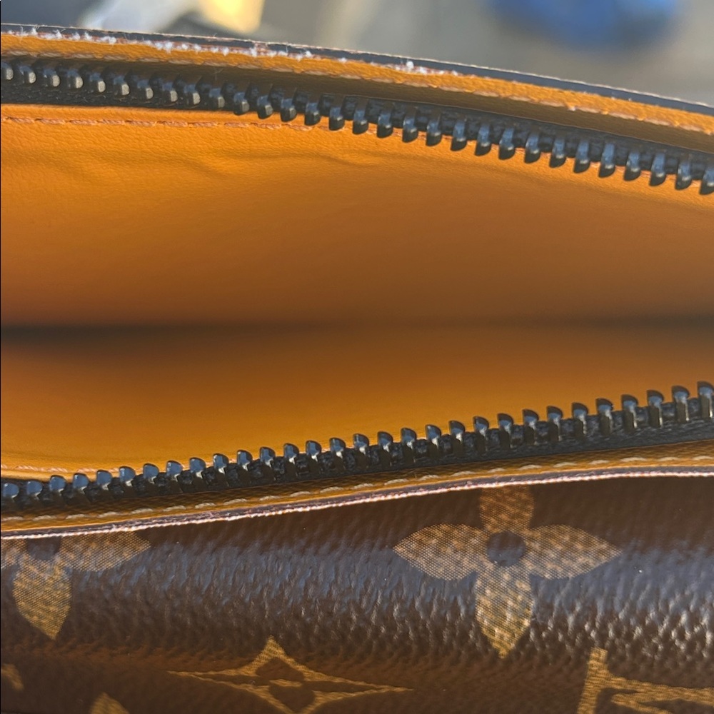 Louis Vuitton Authentic Monogram Brazza Wallet - image 8